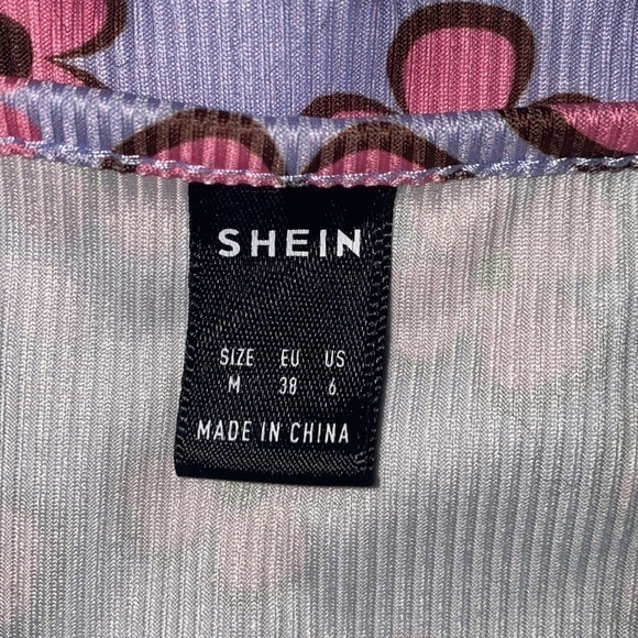 Shein women’s medium lettuce trim floral rib knit cami crop top - Picture 6 of 7